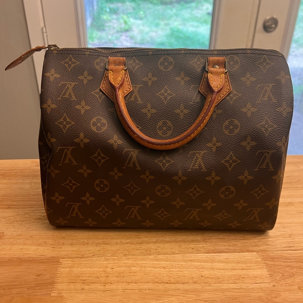 Authentic Louis Vuitton Brown Monogram speedy 30